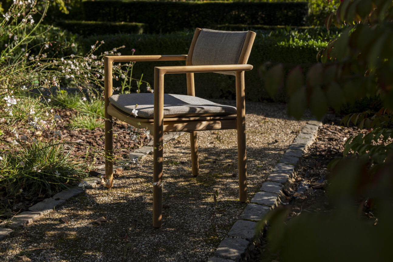 4so Levi Stacking Chair Natural Teak With Cushions